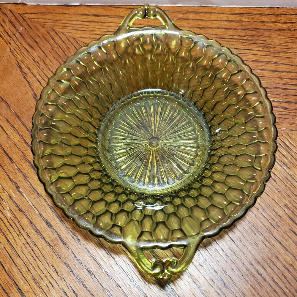 VTG Indiana Glass Avocado Green Honeycomb 7 1/2" Wide 2 Handle relish/Candy Dish